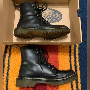 Dr. Martens Luana women’s 6 black